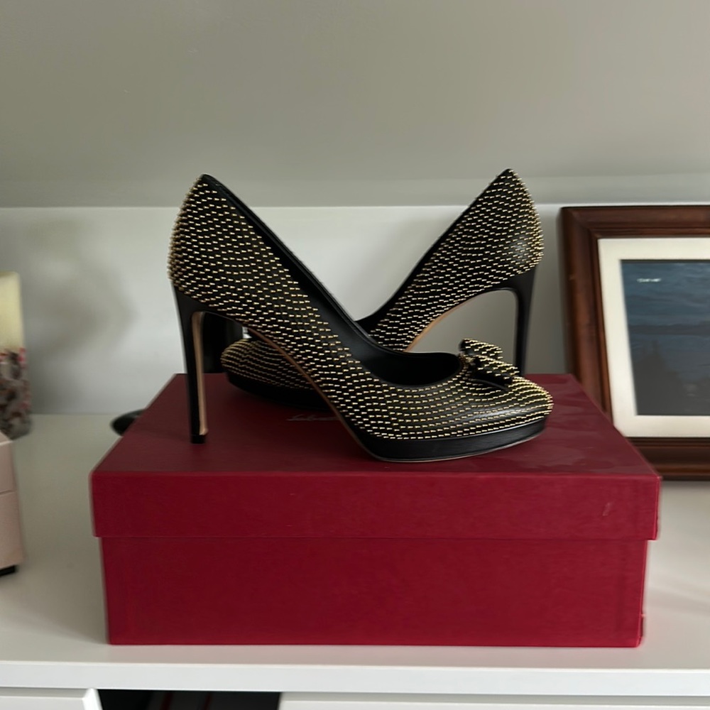 Salvatore Ferragamo pumps